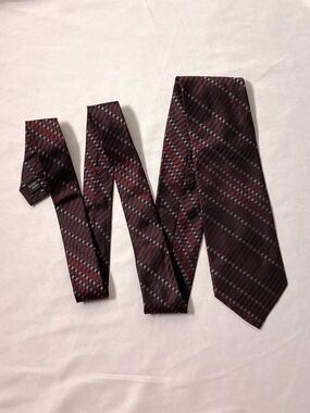 ⭐️ Calvin Klein 100% Silk Dark Red Striped Necktie